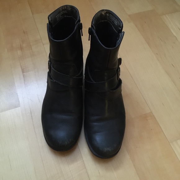 Hush Puppies leather ankle booties with buckles - Picture 2 of 7